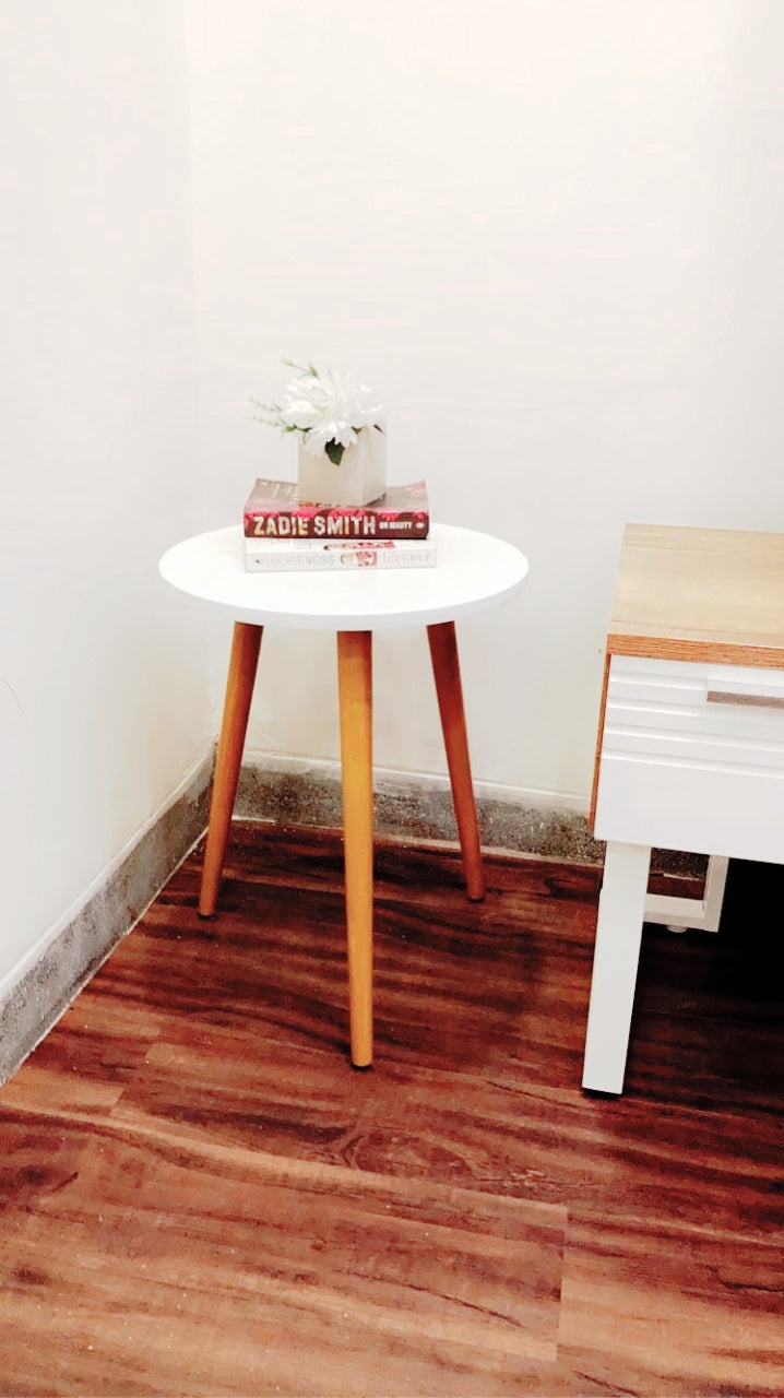 Side Table-Wooden Table-Coffee Table (Folding table with screwable legs)Round Shape