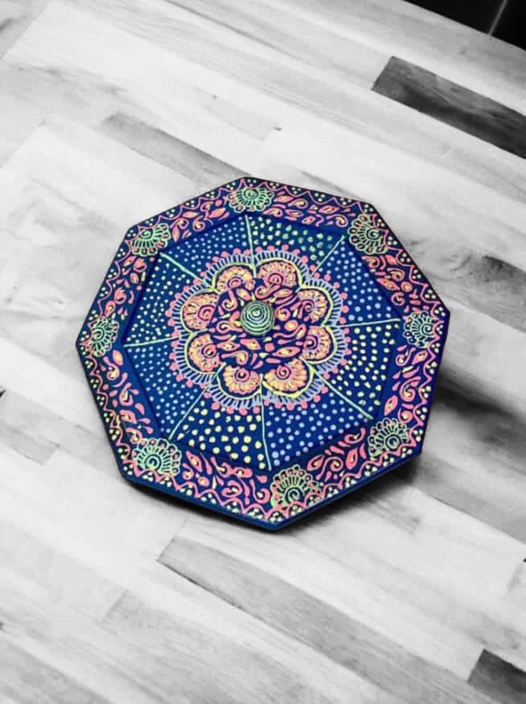 Artistic Wooden Dry Fruit Bowl – Handcrafted Decorative Serving Bowl